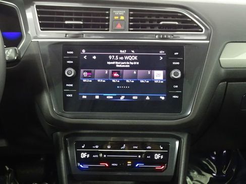 Used 2023 Volkswagen Tiguan SE image 27