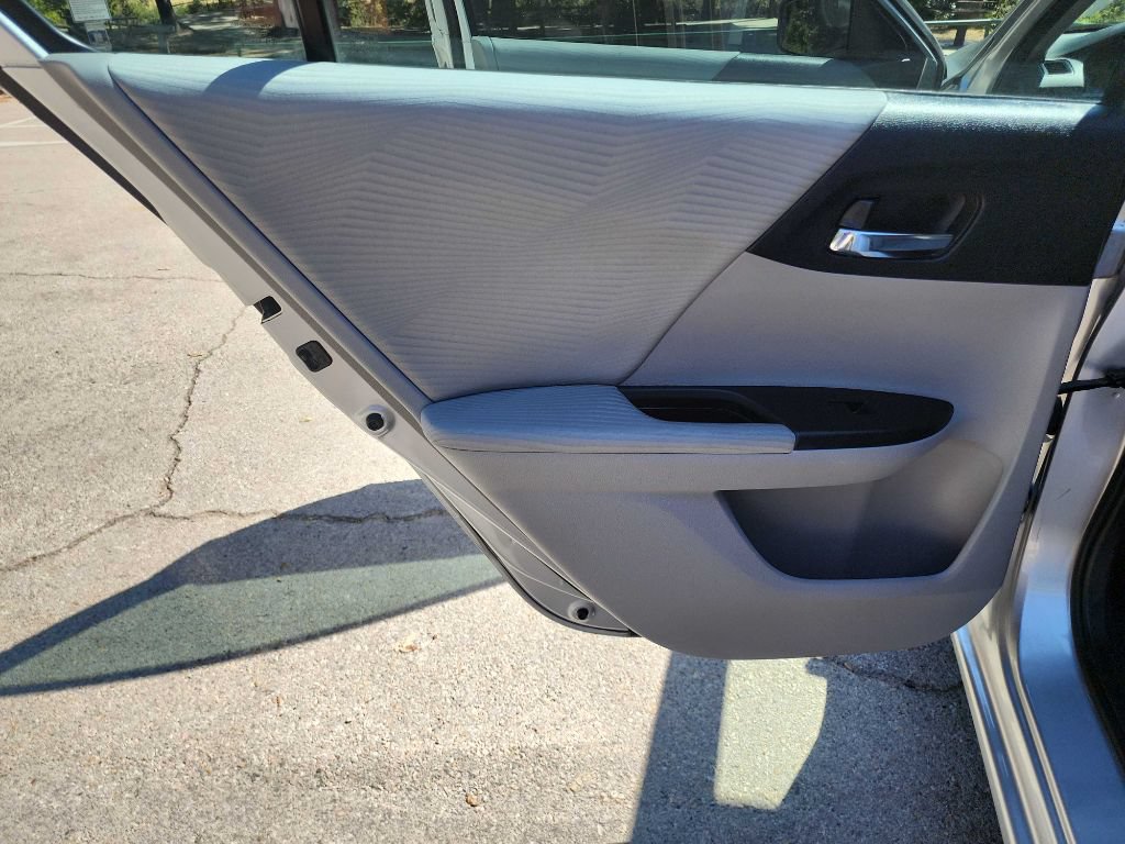Used 2015 Honda Accord LX image 25