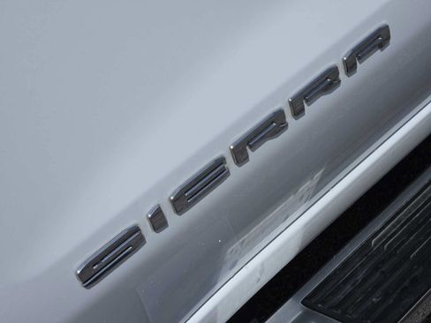 Certified 2024 GMC Sierra 1500 SLT AWD/4WD image 12