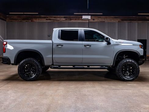 Used 2024 Chevrolet Silverado 1500 ZR2 w/ Technology Package AWD/4WD image 11