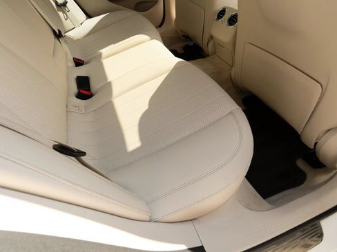 Used 2017 Mercedes-Benz E 300 image 19