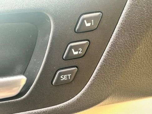 Used 2015 Toyota Highlander Limited AWD/4WD image 11