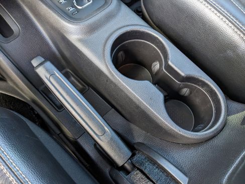 Used 2016 Jeep Wrangler Unlimited Sport image 26