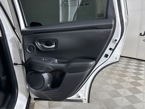 Used 2025 Honda HR-V EX-L image 24