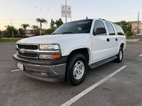 Used 2006 Chevrolet Suburban LS w/ Smart Select Package RWD image 1