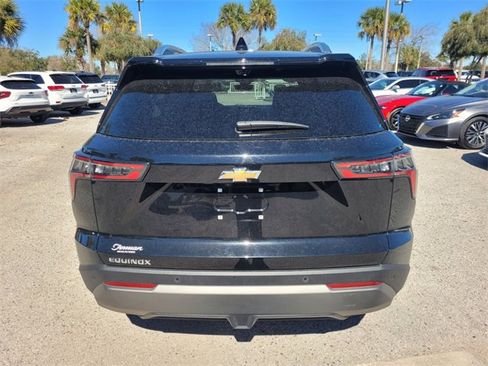 Used 2025 Chevrolet Equinox LT w/ Convenience Package II image 12