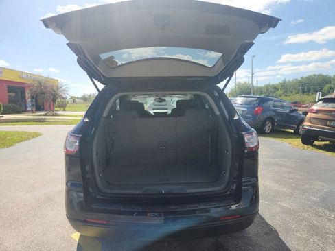 Used 2017 Chevrolet Traverse LT image 13