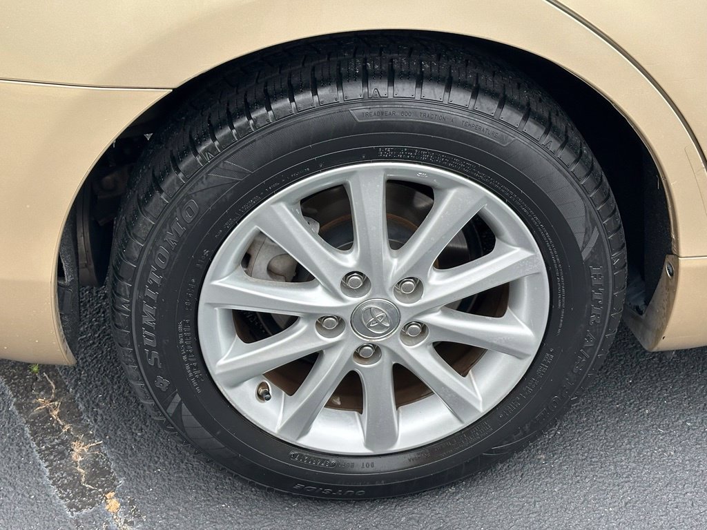 Used 2011 Toyota Camry XLE FWD image 34