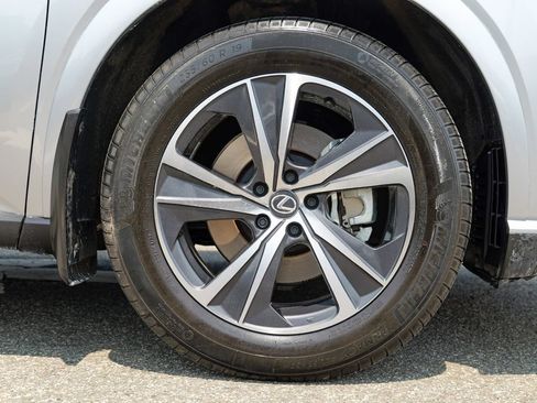 Used 2024 Lexus RX 350h w/ Accessory Package (Z1) AWD/4WD image 12