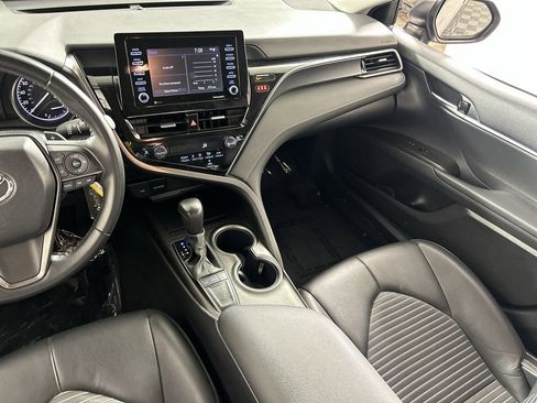Used 2024 Toyota Camry SE image 23