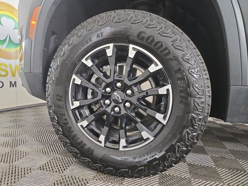 Certified 2025 Chevrolet Traverse Z71 image 35