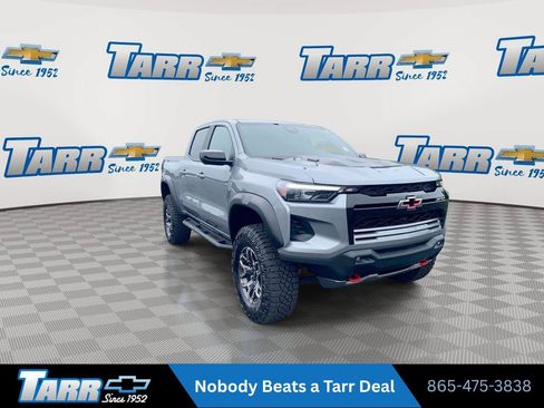 Used 2025 Chevrolet Colorado ZR2 w/ Technology Package AWD/4WD image 2