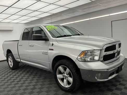 Used 2015 RAM 1500 Classic SLT image 3