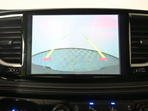 Used 2025 Chrysler Pacifica Select FWD image 27