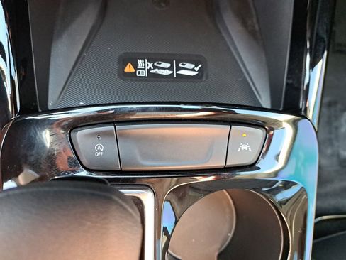 Used 2025 Chevrolet Trax ACTIV w/ Sunroof Package image 26