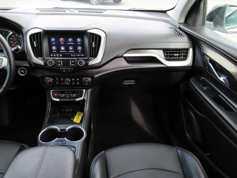 Used 2024 GMC Terrain SLT w/ Tech Package image 14