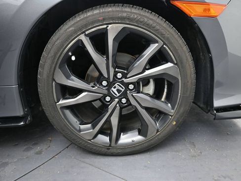 Used 2018 Honda Civic Sport Touring image 6