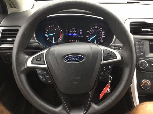 Used 2014 Ford Fusion SE image 22