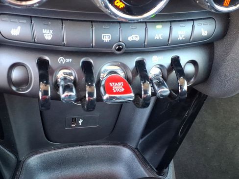 Used 2022 MINI Cooper 2-Door Hardtop FWD image 15