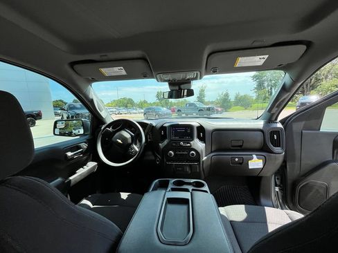 Used 2025 Chevrolet Silverado 1500 Custom w/ LPO, Dark Essentials Package RWD image 9