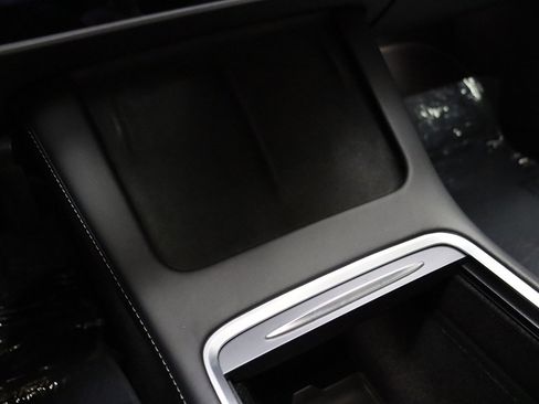 Used 2023 Tesla Model 3 Standard Range image 39