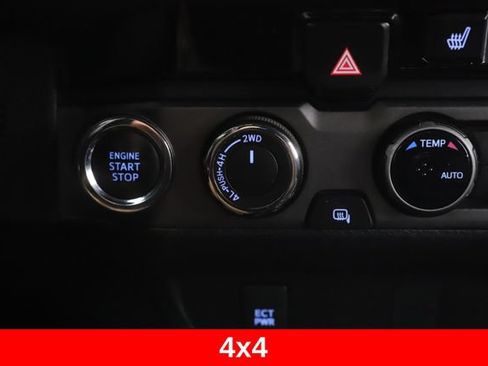 Used 2017 Toyota Tacoma SR5 AWD/4WD image 24