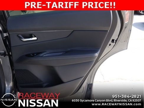 New 2025 Nissan Murano SV image 18