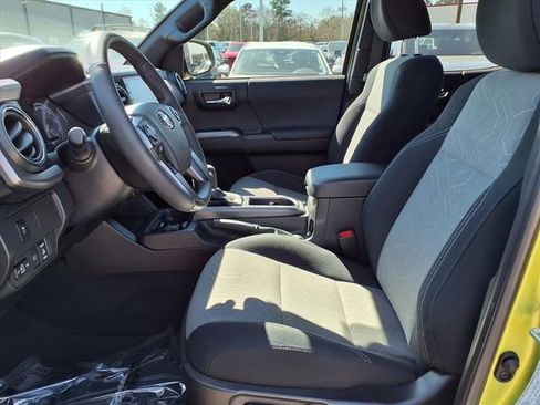 Used 2023 Toyota Tacoma TRD Off-Road w/ Technology Package image 17