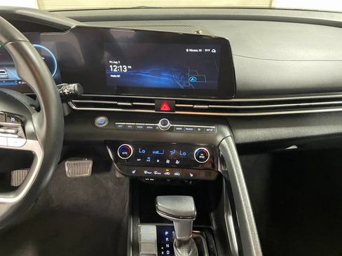 Used 2023 Hyundai Elantra SEL w/ Convenience Package FWD image 19