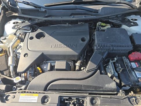 Used 2016 Nissan Altima 2.5 SR FWD image 7