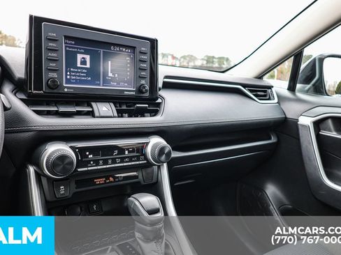 Used 2021 Toyota RAV4 LE image 39