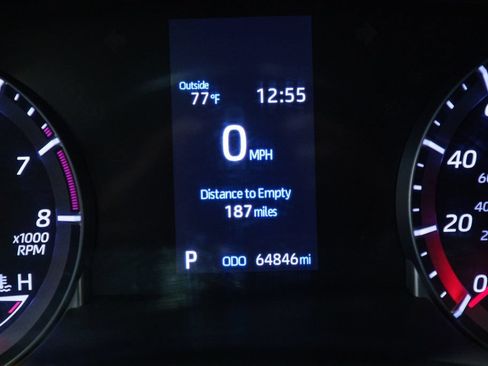 Used 2020 Toyota Highlander LE FWD image 17