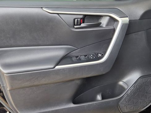 Used 2023 Toyota RAV4 LE FWD image 11