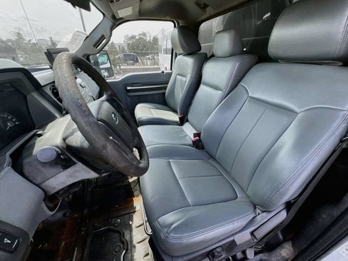 Used 2016 Ford F550 2WD Regular Cab Super Duty image 16