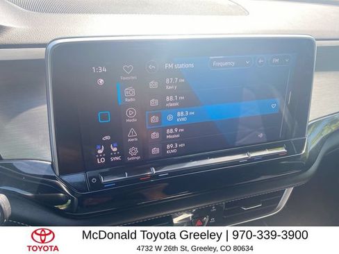Used 2024 Volkswagen Atlas Cross Sport SE AWD/4WD image 16