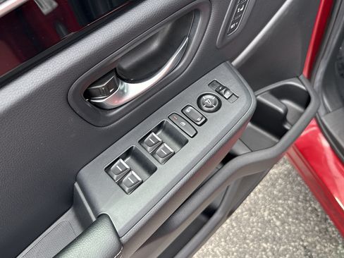 Used 2024 Honda Pilot EX-L image 2