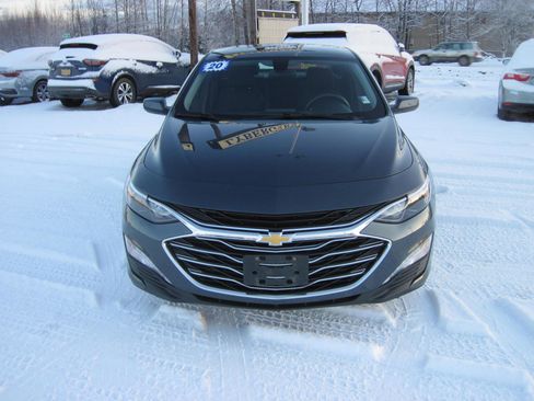Used 2020 Chevrolet Malibu LT image 2