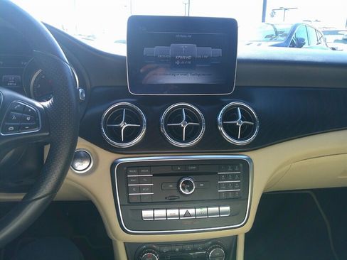 Used 2018 Mercedes-Benz CLA 250 image 27