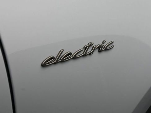 New 2025 Porsche Macan Turbo Electric image 27