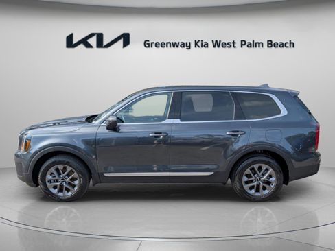 Certified 2024 Kia Telluride LX image 5