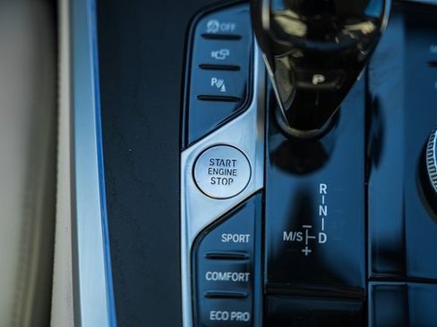 Used 2022 BMW X7 xDrive40i w/ Premium Package image 28