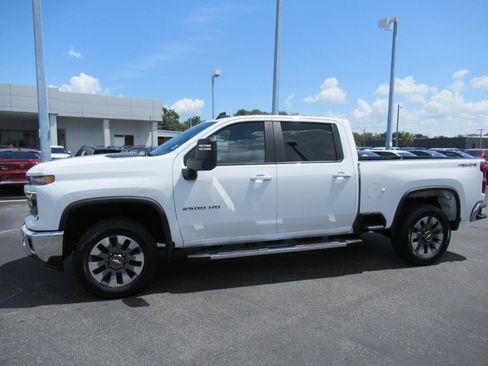 Used 2025 Chevrolet Silverado 2500 LT w/ All Star Edition AWD/4WD image 2