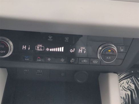 Used 2023 Mitsubishi Outlander SEL 40th Anniversary image 20