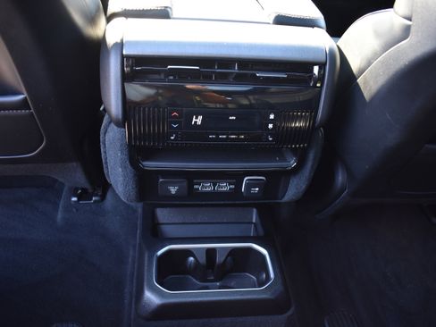 Used 2025 Jeep Wagoneer Series II w/ Premium Group I image 33