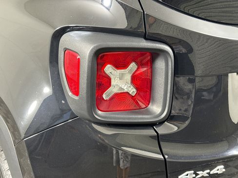 Used 2021 Jeep Renegade Latitude image 36