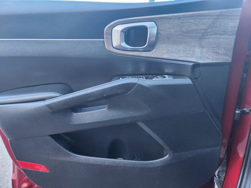 Used 2023 Kia Sorento S image 6