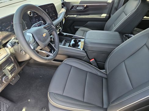 New 2026 Chevrolet Suburban Premier w/ Sun And Tow Package RWD image 9