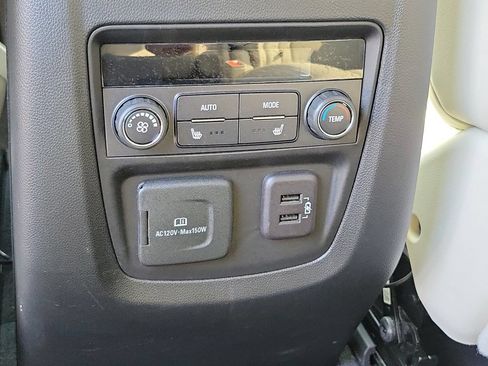 Used 2024 Buick Enclave Premium w/ Experience Buick Package FWD image 32