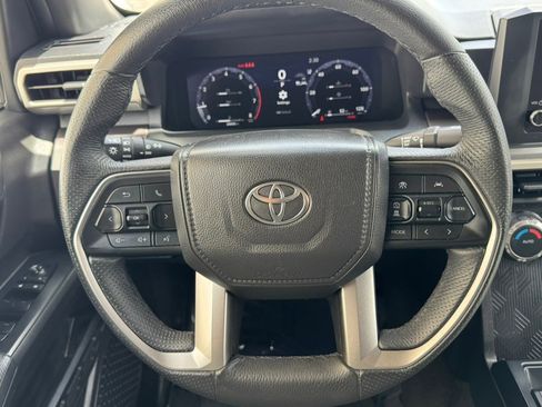 Used 2025 Toyota Tacoma TRD Off-Road AWD/4WD image 14