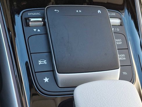 Used 2022 Mercedes-Benz GLB 250 4MATIC image 20